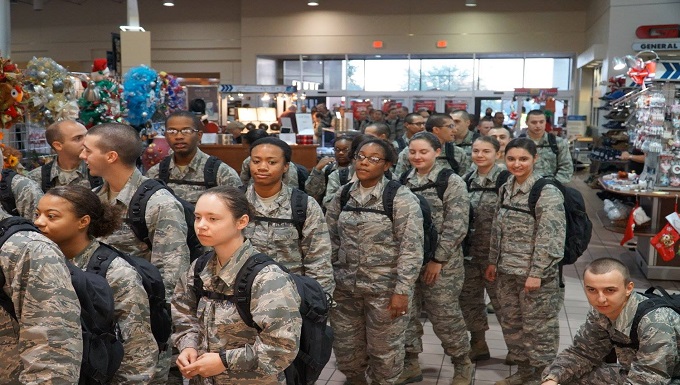 Basic military trainees shop for the holidays at BX